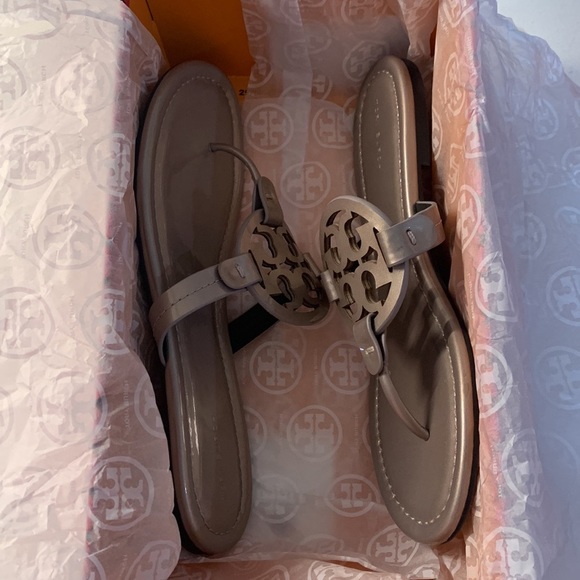 Tory Burch Exclusive: Limited-Edition Miller Sandal - Picture 8 of 13